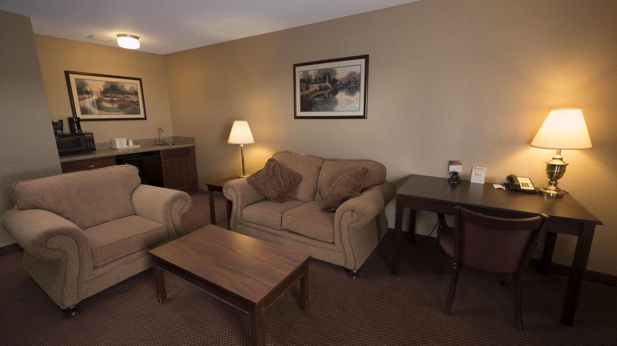 Moberly Inn & Suites 외부 사진